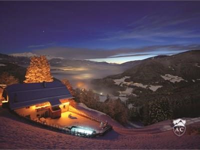 Mountain Lodge bei Nacht