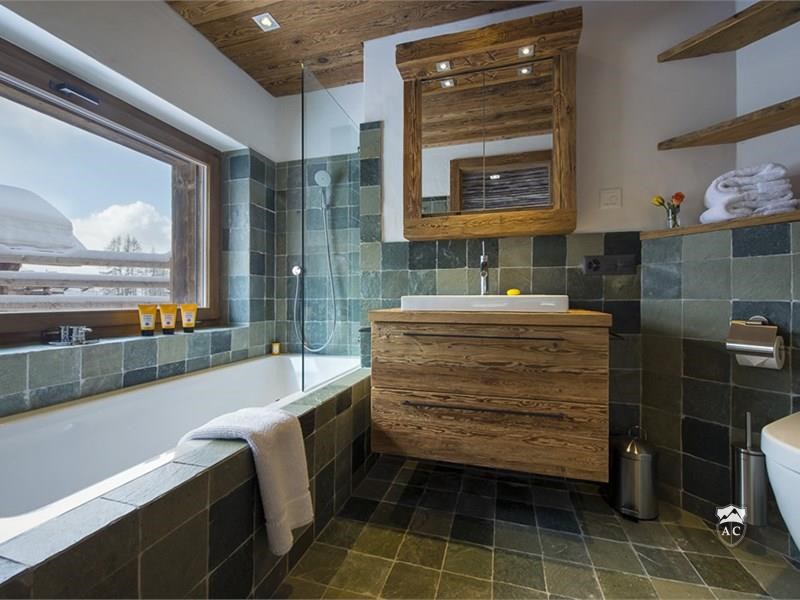 Großes Badezimmer mit Badewanne Apartment Typ 4