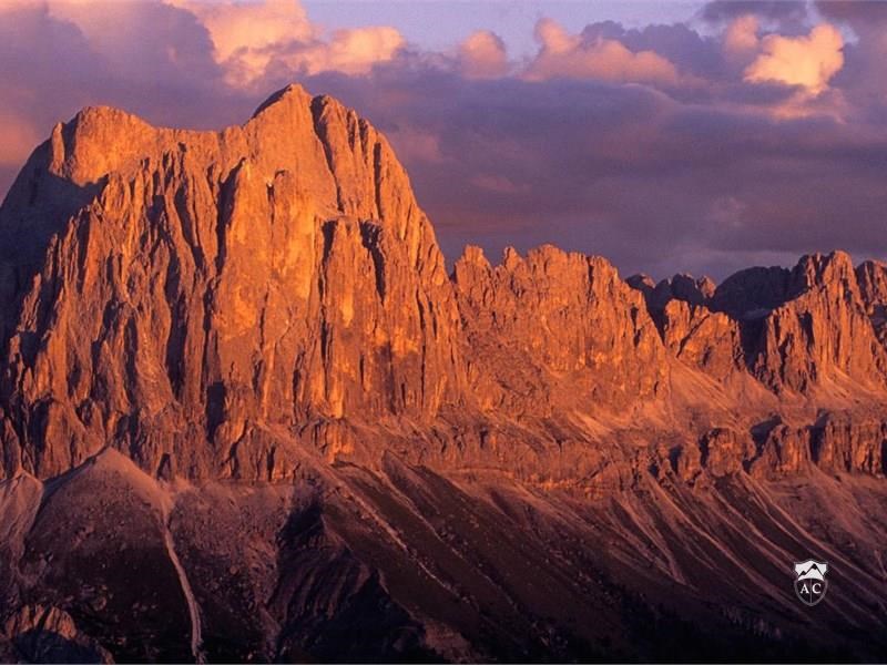 Bergwelt Dolomiten im Abendrot