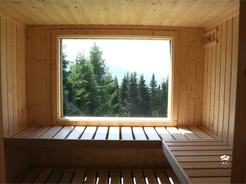 Panoramafenster der Sauna