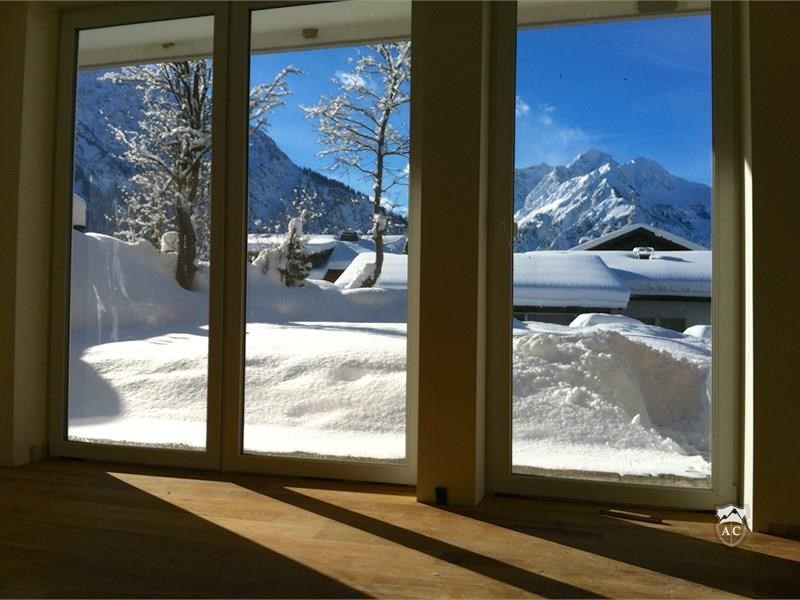 Ausblick zur Terrasse Apartment 3 im Winter