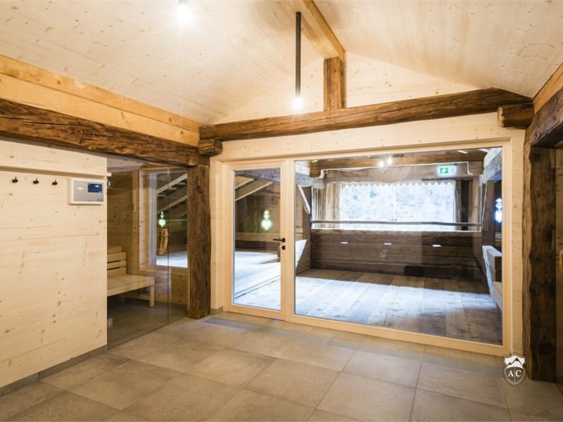 Wellnessbereich mit Sauna Infrarotkabine und Frischluftraum