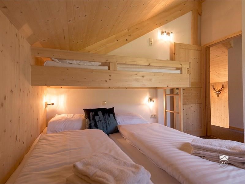 Doppelschlafzimmer 4 mit Doppelbett und Hochbett
