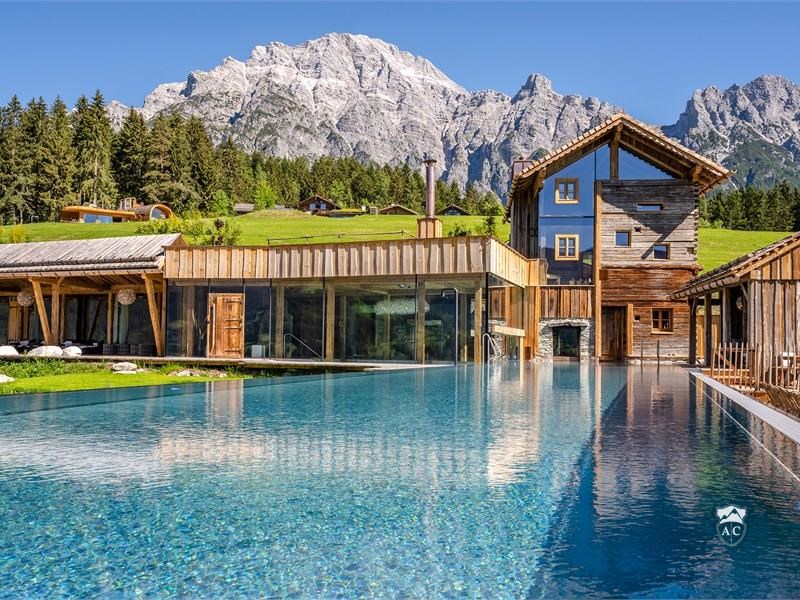 Wellnessbereich Unterhalb Der Chalets