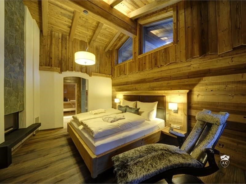 Schlafzimmer mit Infrarotliege Luxus Lodge