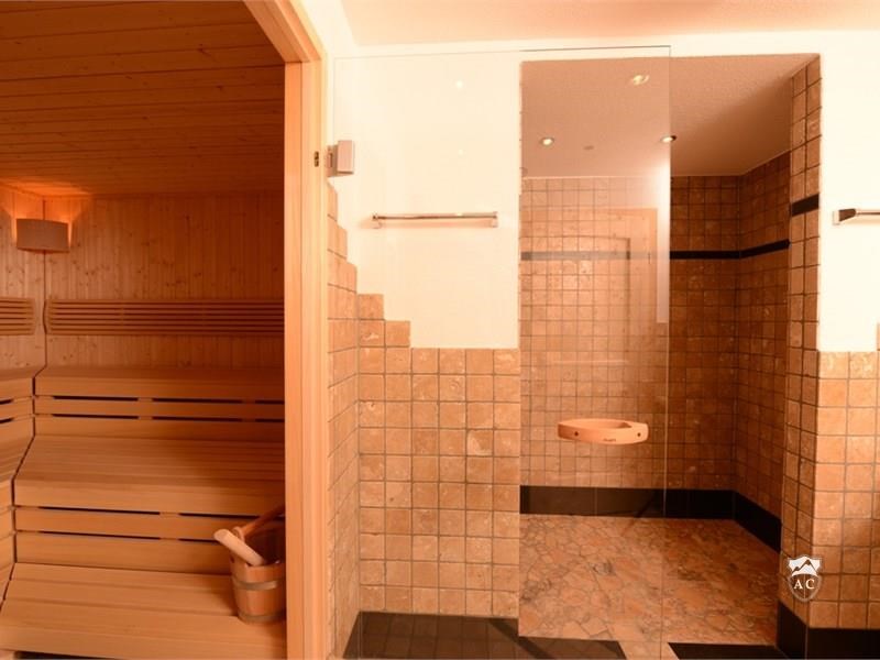 Badezimmer mit Sauna Chalet 12 Personen