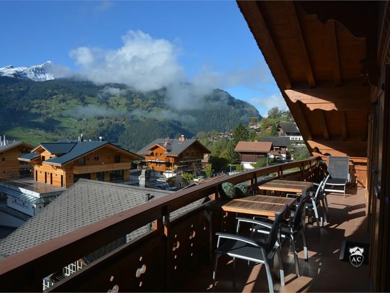 Balkon mit Blick auf Grindelwald