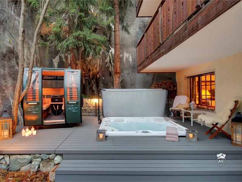 Sauna und Hot Tub auf der Terrasse