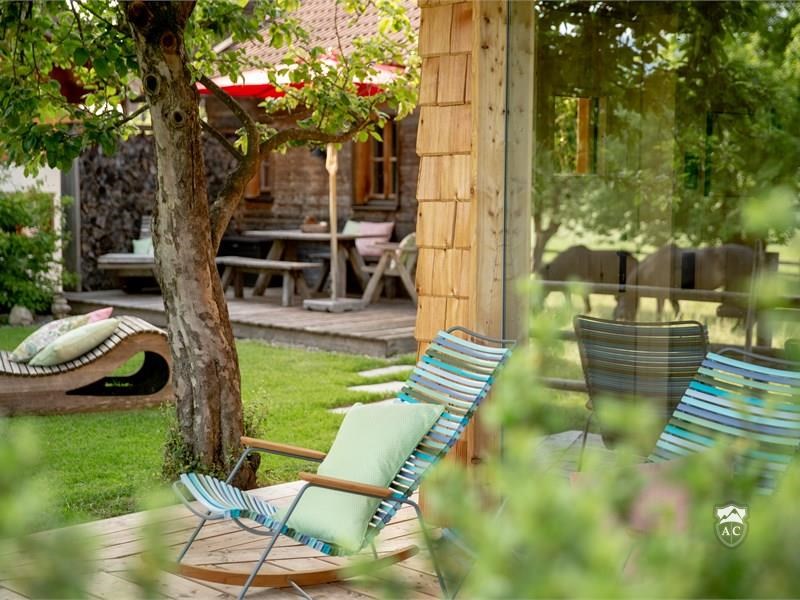 Blick Von Der Terrasse Auf Das Gartenchalet