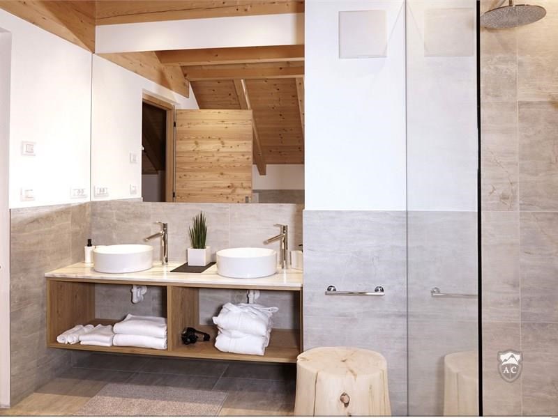 Modernes Badezimmer im Chalet