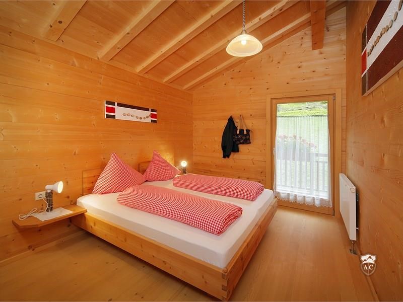 Schlafzimmer Doppelbett  Baumkrone